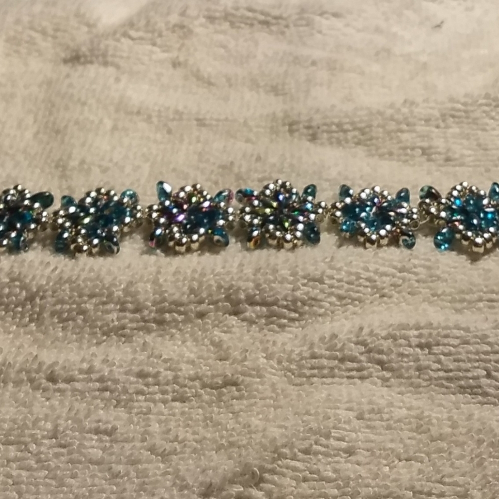 Hand beaded bracelet Fits 6.5 to 9.5